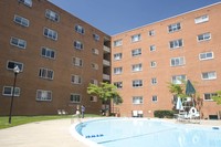 New Brookside Apartments in Alexandria, VA - Foto de edificio - Building Photo