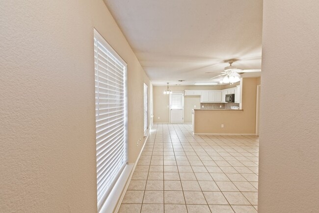 property at 933 Farmington Rd