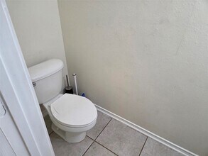 6818 Stoneyvale Dr in Houston, TX - Building Photo - Building Photo