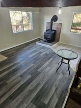 20086 Gregory Creek Rd in Lakehead, CA - Foto de edificio - Building Photo