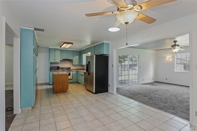 2143 E Olive Ave in Merced, CA - Building Photo - Building Photo