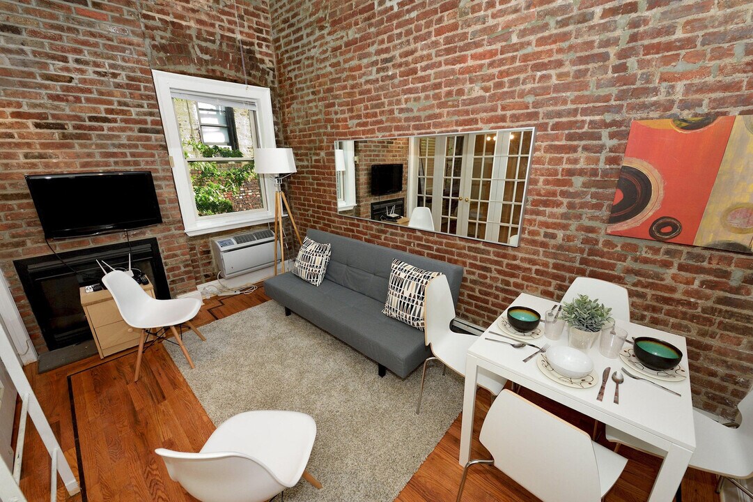 659-611 11th Ave in New York, NY - Building Photo