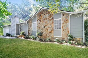 3797 Kathryn Dr SW in Atlanta, GA - Building Photo