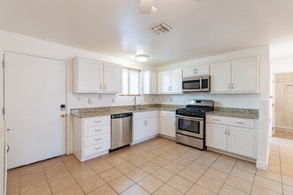 327 E Lester St in Tucson, AZ - Building Photo - Building Photo