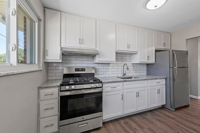 3892 Brittany Cir in Bridgeton, MO - Building Photo - Building Photo