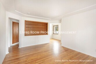 7906 NE Oregon St in Portland, OR - Building Photo - Building Photo