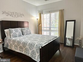 4850 Eisenhower Ave in Alexandria, VA - Building Photo