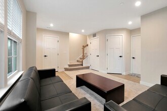 155 Canterbury Way in Lake Zurich, IL - Building Photo - Building Photo