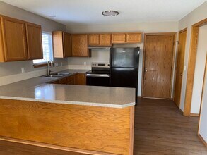 1817 N Pine Grove St in Wichita, KS - Building Photo - Building Photo