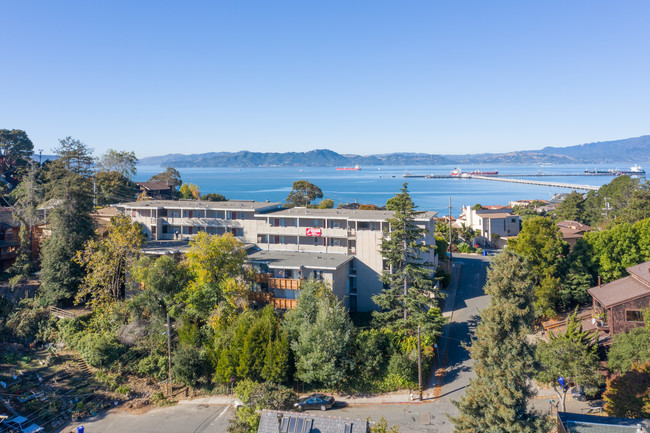 Golden Gate View Apartments in Richmond, CA - Building Photo - Building Photo