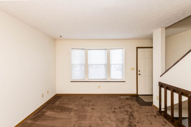 818 Annagladys Dr in Columbus, OH - Foto de edificio - Building Photo