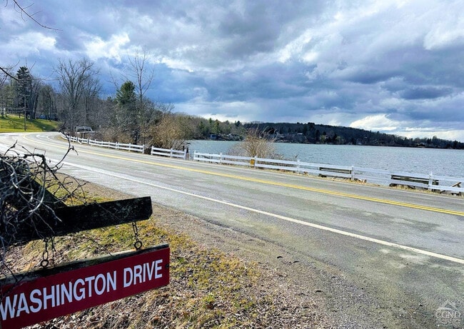 9 Washington Dr in Hillsdale, NY - Building Photo - Building Photo