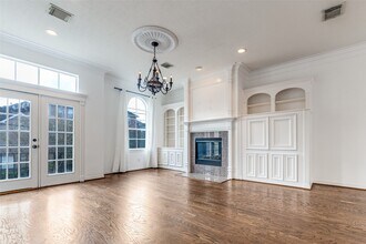 5208 Blossom St in Houston, TX - Building Photo - Building Photo