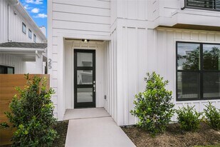 7601 Cooper Ln in Austin, TX - Building Photo