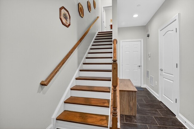 7902 Yellowstone Way in Rockville, MD - Building Photo - Building Photo