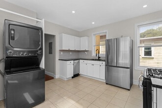 7 Elm St, Unit 7 Elm St #2 in Boston, MA - Building Photo - Building Photo