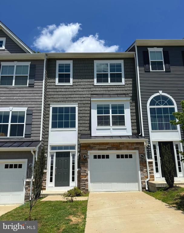 property at 48 Andrews Pl