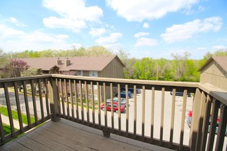 Skyline Apartments in Kansas City, KS - Building Photo - Building Photo