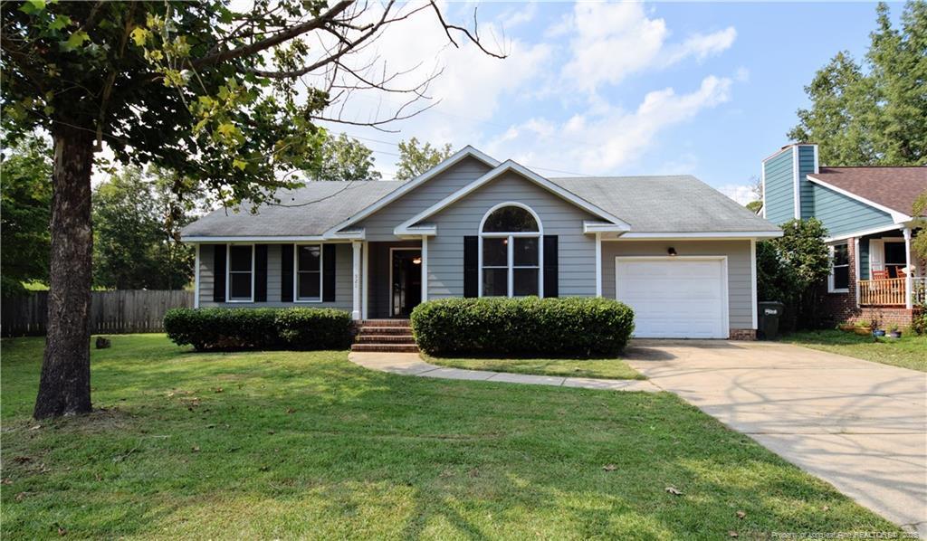 521 Stone Way Ct in Fayetteville, NC - Building Photo