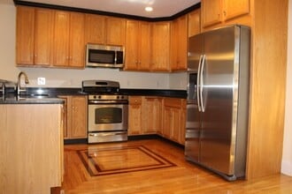 8 Grant St in Natick, MA - Building Photo - Building Photo