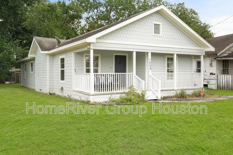 1808 Bringhurst St in Houston, TX - Building Photo