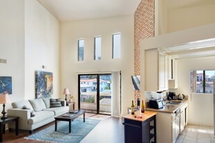 The Hilgard in Los Angeles, CA - Building Photo