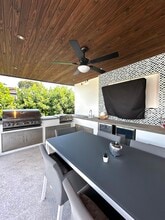 7509 SW 30th St in Miami, FL - Foto de edificio - Building Photo