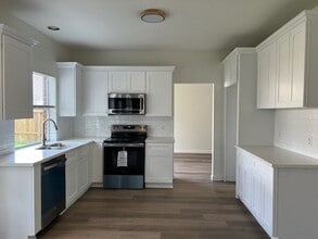 2118 Laurel Oaks Dr in Houston, TX - Building Photo - Building Photo