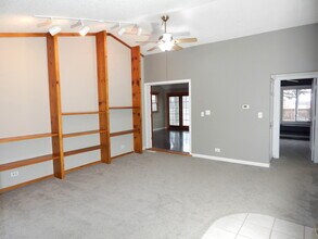 1985 Navarone Dr in Naperville, IL - Building Photo - Building Photo