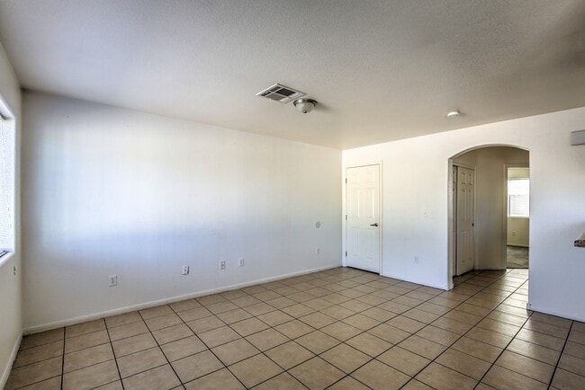 3131 N Walnut Rd in Las Vegas, NV - Building Photo - Building Photo