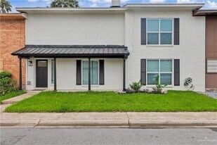 21 Yz Ave in McAllen, TX - Building Photo