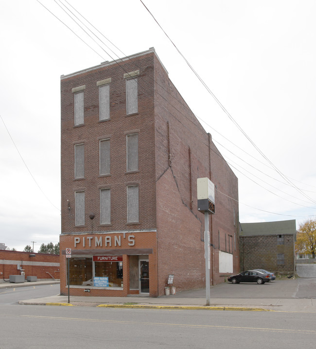 526 Centre St