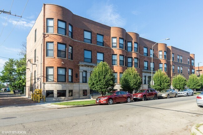 120 E 57th St in Chicago, IL - Foto de edificio - Building Photo