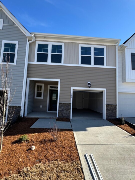 1120 Aberleigh Ln in Morrisville, NC - Building Photo