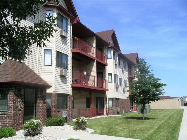 Bayview in Fargo, ND - Foto de edificio