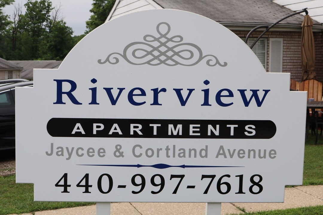 Riverview Apartments in Ashtabula, OH - Building Photo