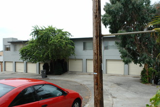 Off Broadway Apartments in Oakland, CA - Building Photo - Building Photo