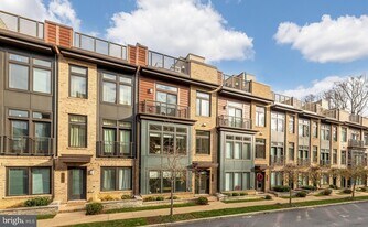 153 Winsome Cir in Bethesda, MD - Building Photo
