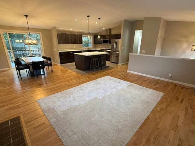 14004 81st Ave NE in Kirkland, WA - Building Photo - Building Photo