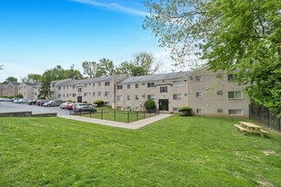 Green Forest Apartments