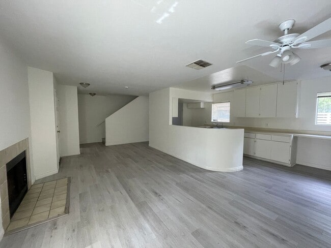1589 N Hill Ave in Pasadena, CA - Building Photo - Building Photo