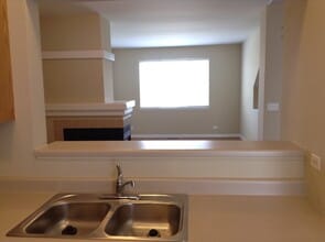 2285 Daybreak Dr in Aurora, IL - Building Photo - Building Photo