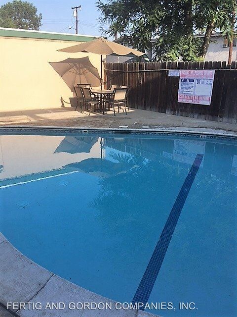 12414 Dunrobin Ave in Downey, CA - Building Photo