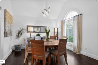 10590 Timberstone Rd in Alpharetta, GA - Foto de edificio - Building Photo