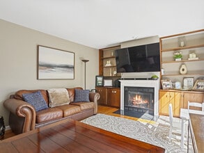 272 Hubbard Ave in Stamford, CT - Building Photo - Building Photo