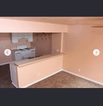 408 Central Ave, Unit D in Suffolk, VA - Foto de edificio - Building Photo