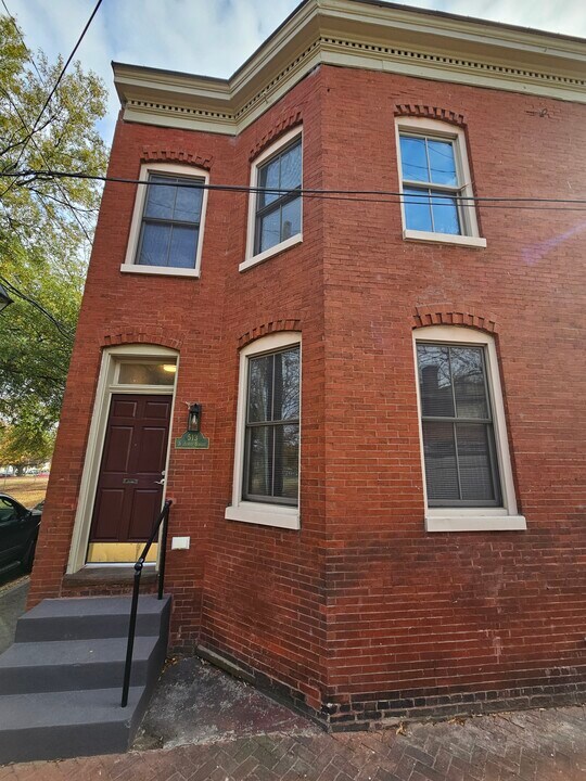 513 N Henry St in Richmond, VA - Building Photo