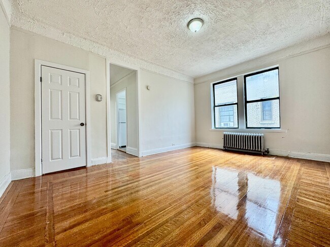 138 Haven Ave in New York, NY - Foto de edificio - Building Photo