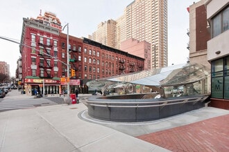 304e E 95th St in New York, NY - Building Photo - Building Photo