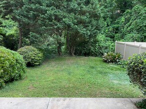 101b Meadowbrook Rd in Charlotte, NC - Building Photo - Building Photo